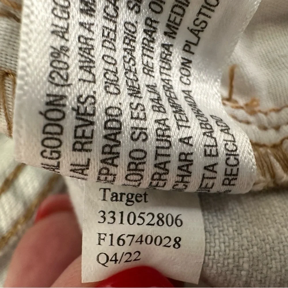 WILD FABLE  Super High Rise Cutoff Light Wash Denim Shorts Raw‎ Hem Size 14 - Picture 7 of 13